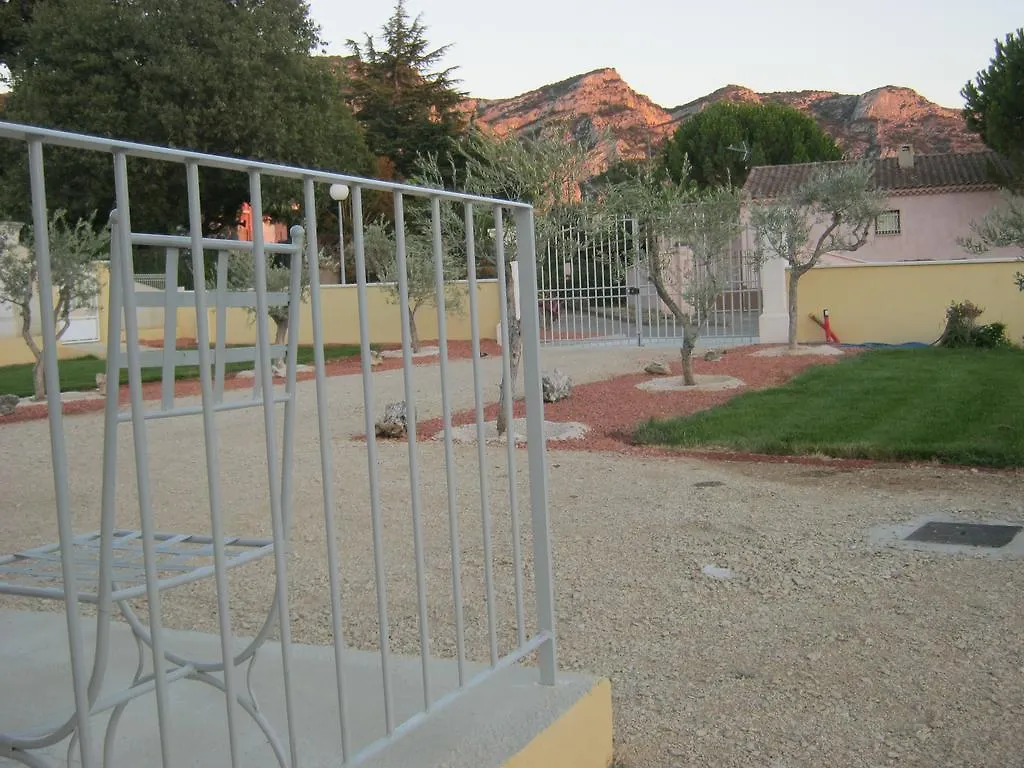 Le Jardin Des Tourterelles Villa Robion en Luberon